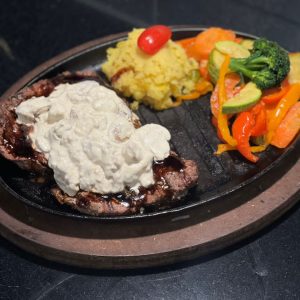 استیک با سس قارچ